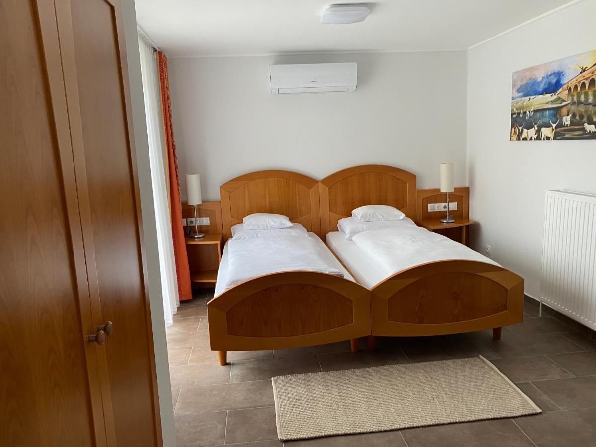 Aurora Beta Apartman's * Bük
